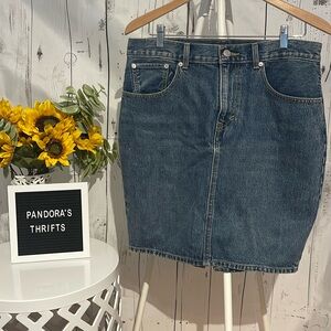 Levi’s Denim Mom Skirt Big E Size 31 Preowned